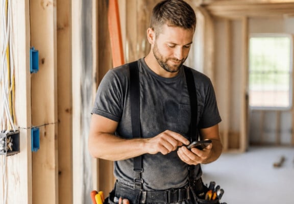 best-time-clock-software-for-skilled-trades-hero