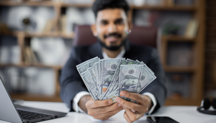 what-is-a-salary-employee-hero-1